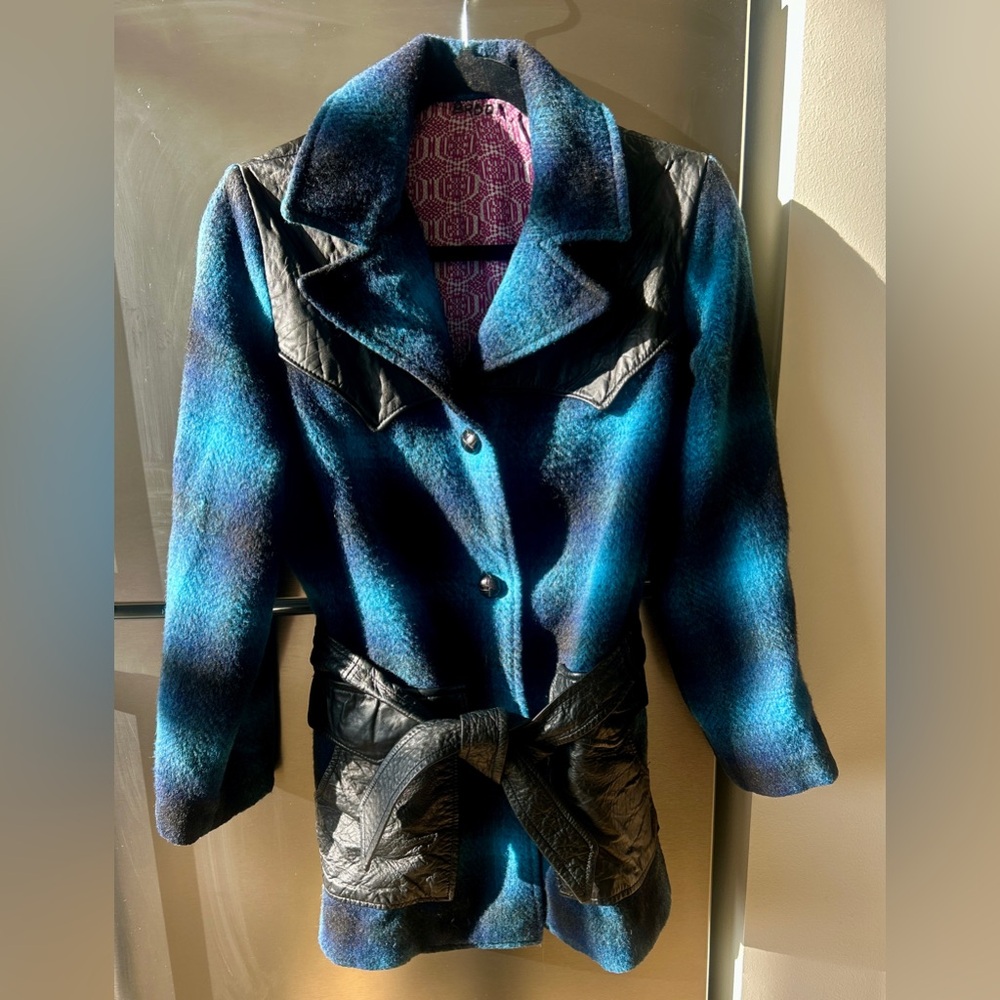 Vintage Wool Coat with Genuine Leather Details | Blue Plaid | Size 14
